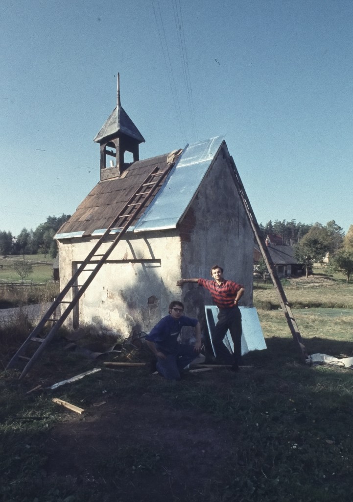 Oprava kapličky_Petr Z. a Ivan R.